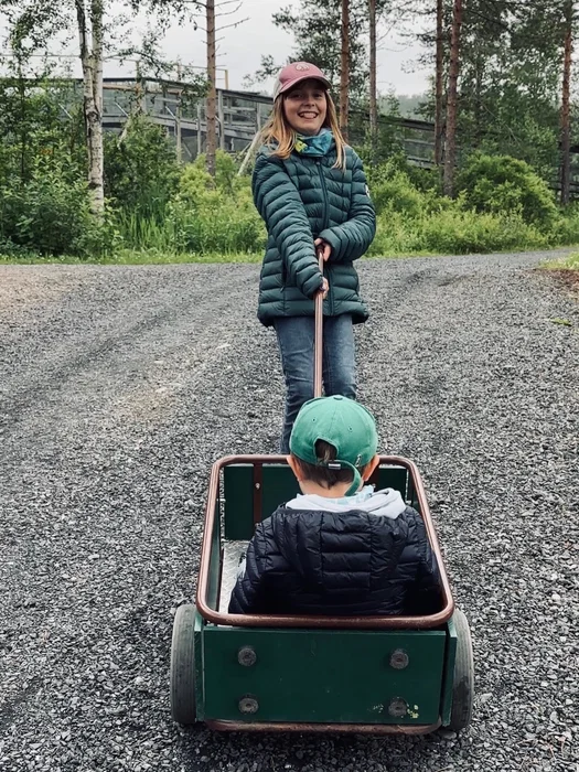 De små har kosa seg med både dyr og aktiviteter i sommer 🐾